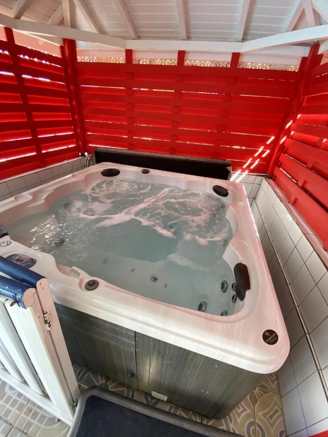Appartement Moderne A Pointe Noire 36 M² Piscine & Jacuzzi Eksteriør billede